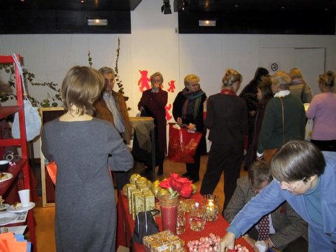 joulumyyjaeiset-2001 20101117 1615447324